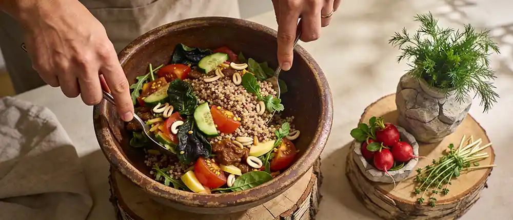 Veselīgs dzīvesveids, veselīgs ēdiens, dārzeņu bļoda